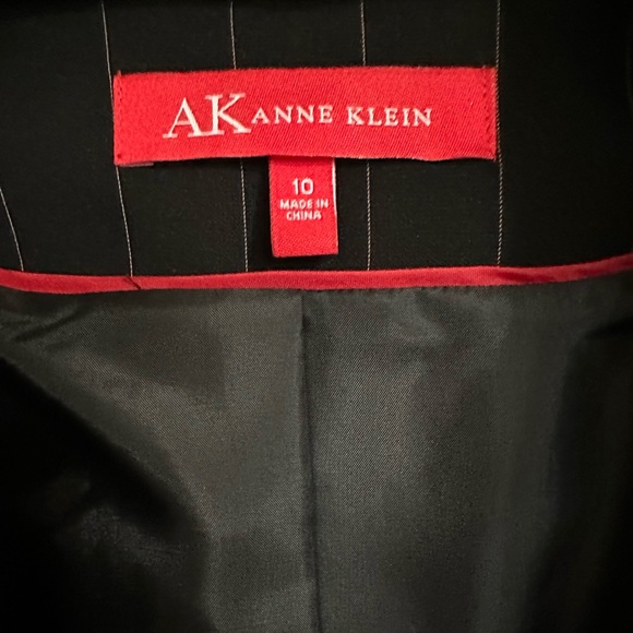Anne Klein Black with White Pin Stripe Two-Button Blazer, Size 10 - Picture 7 of 8